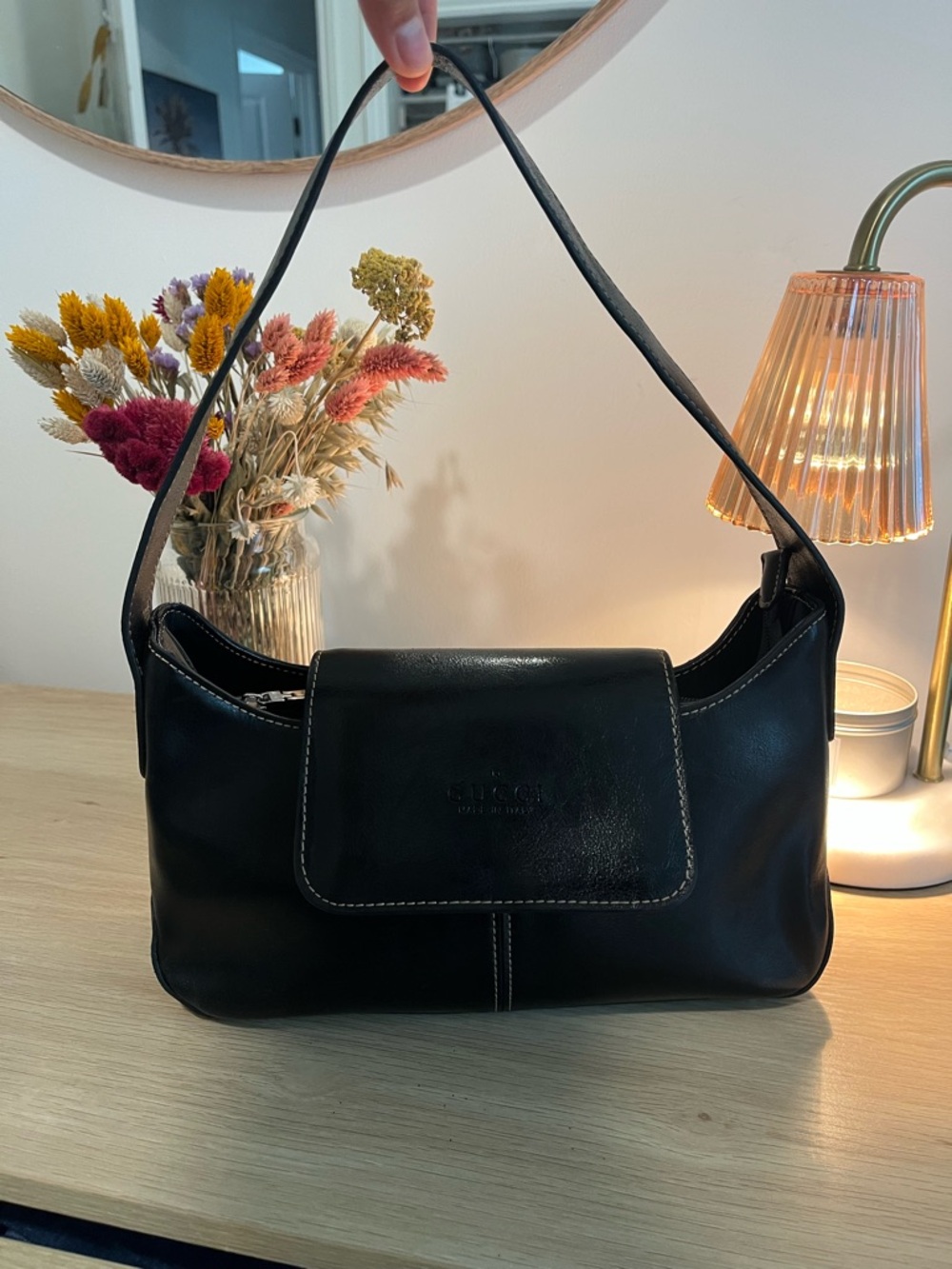 Gucci Black Leather Shoulder Hobo Bag - Picture 2 of 16